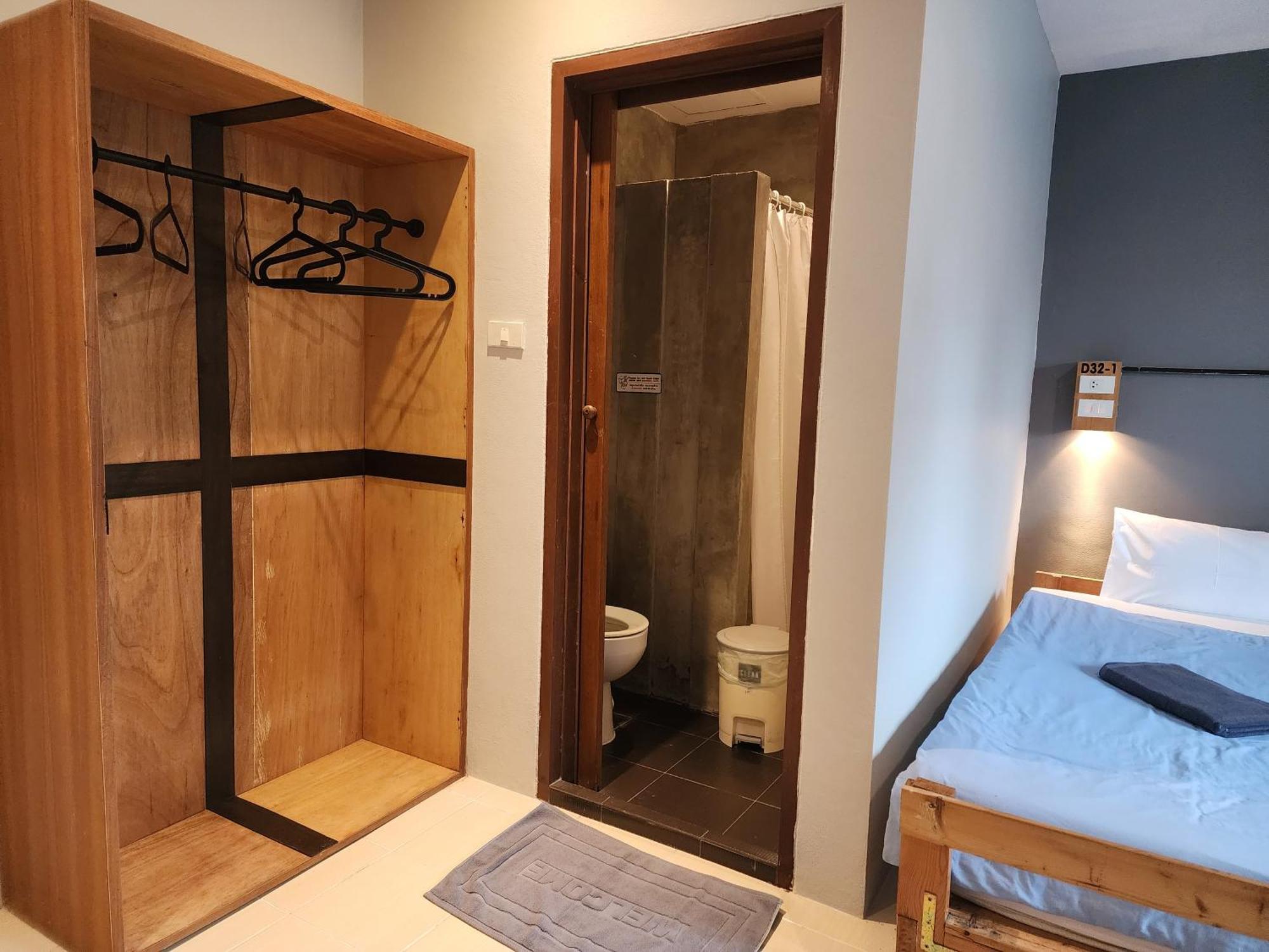 Хостел Dfeel House Patong Номер фото